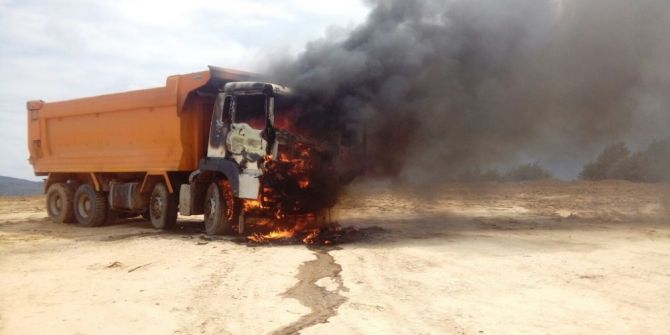 Kocaeli’de Hafriyat Kamyonu Küle Döndü