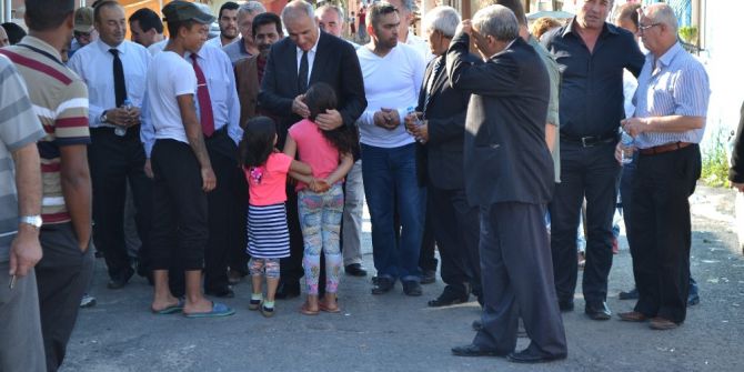 Mahalleli Halk Toplantısına Gelmeyince Kaymakam Halkın Ayağına Gitti