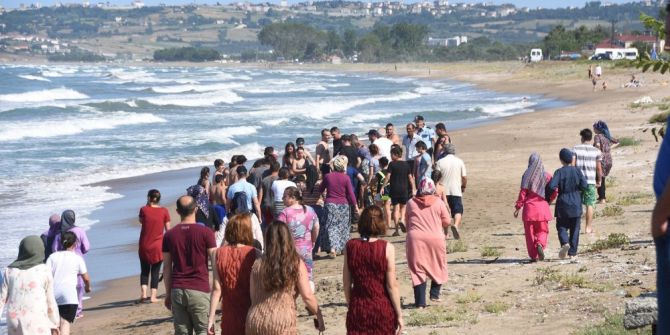 Boğulma Tehlikesi Geçiren Genci Vatandaşlar Kurtardı