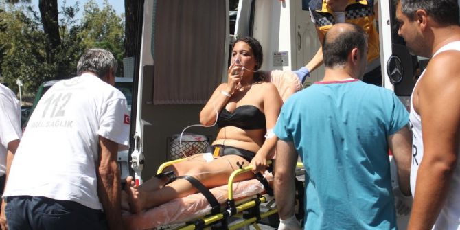 Tatilci Anne Ve Kızı Havuz Başında Klordan Etkilenip Hastanelik Oldu