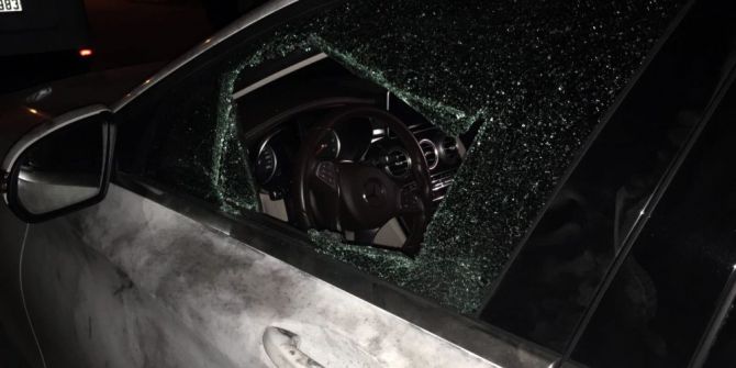 Ak Parti İlçe Başkanının Aracına Saldırı