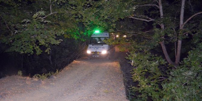 Antalya’da Dere Kenarında Erkek Cesedi Bulundu