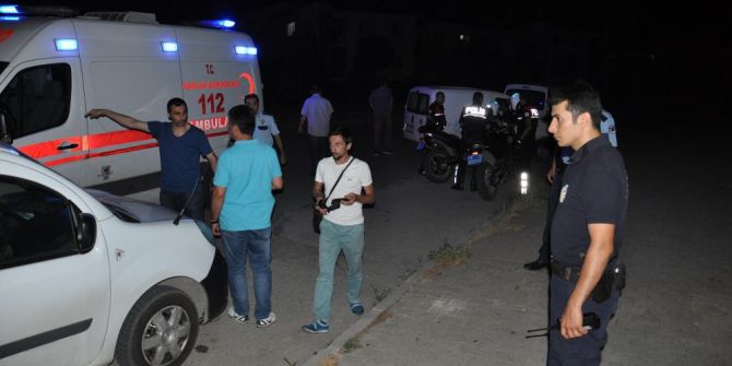 Sokak Kavgasında Kan Aktı; 3 Yaralı