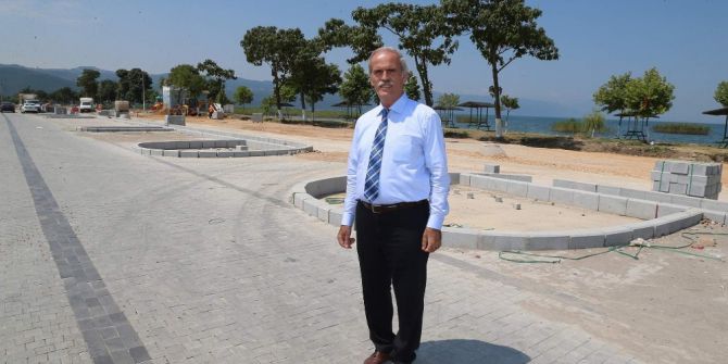 İznik Sahil Yolunda Hummalı Çalışma