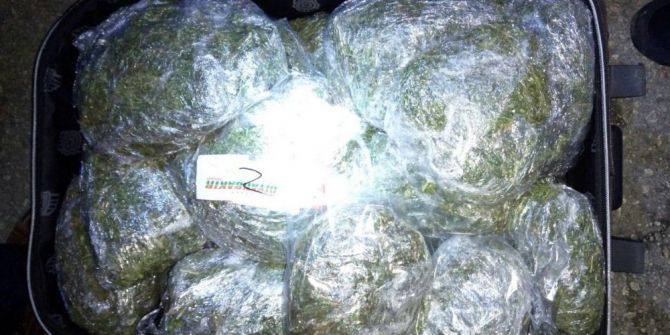 Yolcunun Bavulundan 6 Kilo Esrar Çıktı