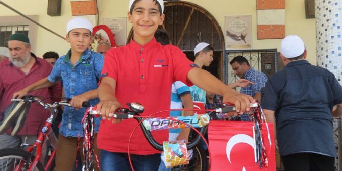 Sabah Namazında Buluşan Çocuklar Bisikletlerine Kavuştu
