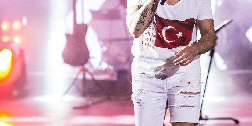 Berkay, Harbiye Açıkhava Konserinde Coşturdu