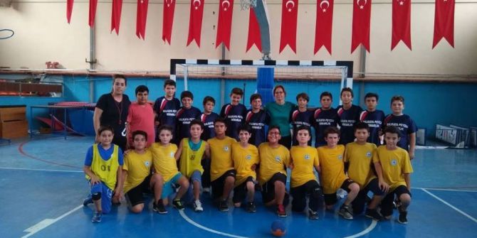 Yaz Spor Okulu Çalışmaları Devam Ediyor