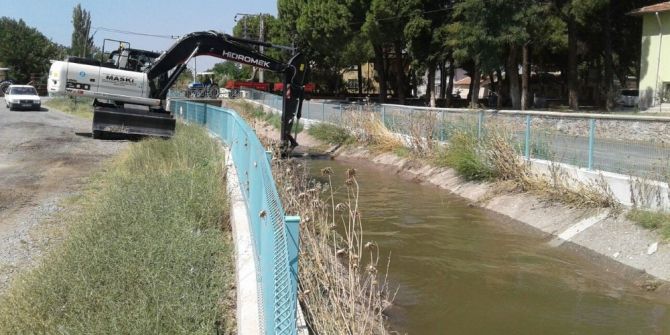 Manisa’da Tahliye Kanallarında Temizlik