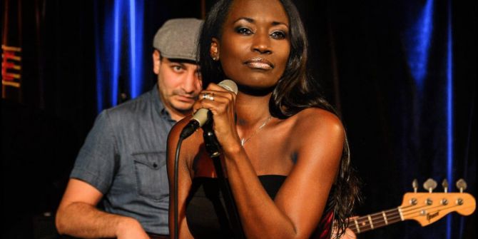 Dünyaca Ünlü Sanatçı Della Miles’tan Türkiye’ye Anlamlı Mesaj