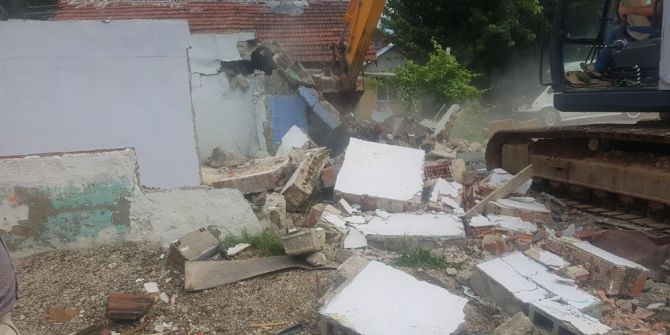 İlk Etapta 27 Ev Yıkıldı