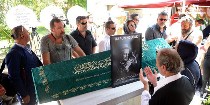 Ünlü Sanatçı Harun Kolçak, Son Yolculuğuna Uğurlandı