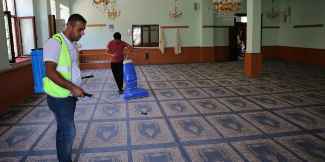 Bitlis’teki Camiler Gül Suyu Kokuyor