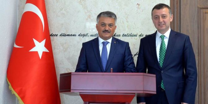 Balıkesir Valisi Yazıcı Ve Bilecik Valisi Büyükakın Bir Araya Geldi