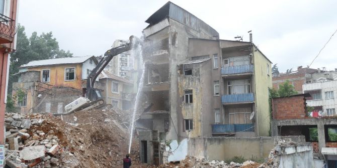 Çömlekçi 2. Etap Kentsel Dönüşüm Alanında Yıkılan Bina Sayısı 15’e Ulaştı