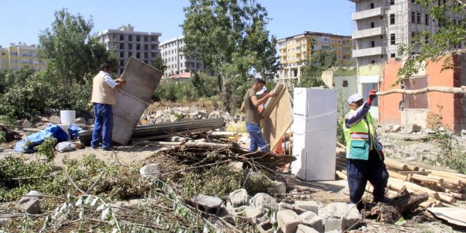 Akköprü’deki Gecekondular Yıkıldı