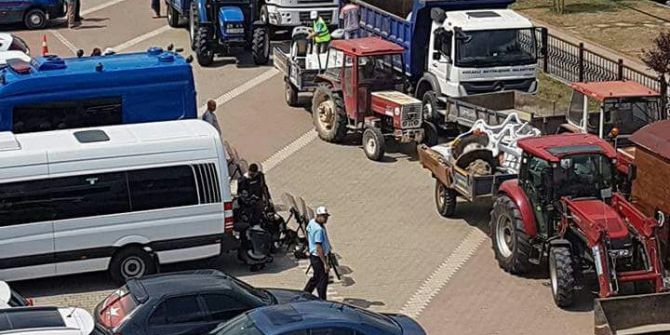 Kandıra Sahillerindeki İzinsiz Şezlonglar Toplandı