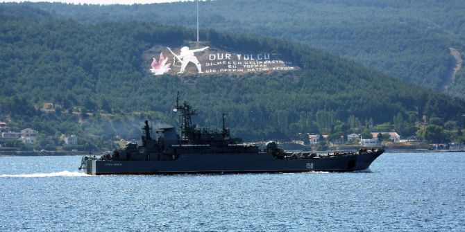 Rus Savaş Gemisi Çanakkale Boğazı’ndan Geçti