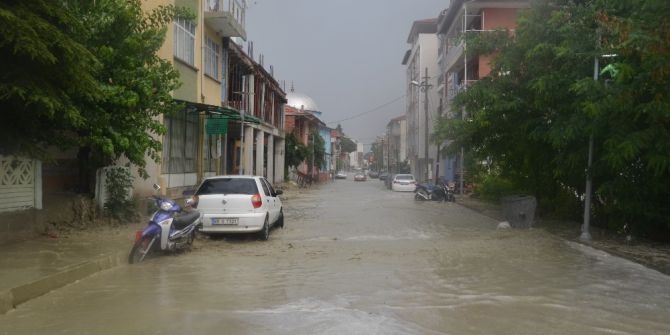 Selendi’yi Sel Vurdu