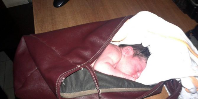 Adana’da Yeni Doğmuş Bebeği Çöpe Bıraktılar