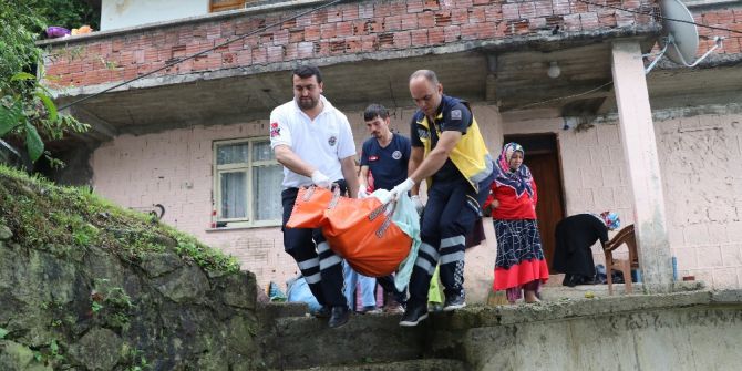 Sağlık Ekipleri Diyaliz Hastası Demirci İçin Seferber Oldu