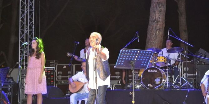 Ayvalık’ta Edip Akbayram Rüzgârı Esti