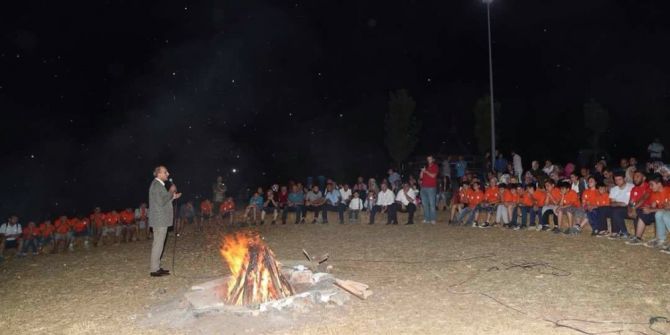 Kamptaki Ateş Gösterisi Nefes Kesti