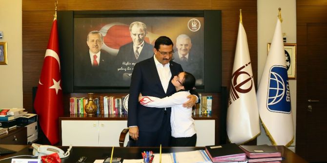 Down Sendromlu Sporculardan Başkan Ak’a Teşekkür Ziyareti