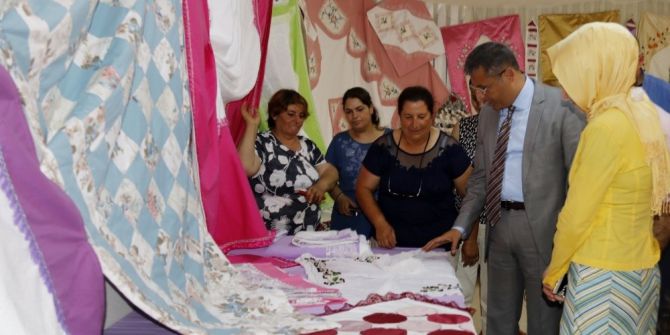 Akdeniz Belediyesi Kursiyerlerinden Dönem Sonu Sergisi