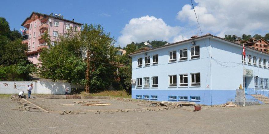 Sanatçı Gülben Ergen Fatsa’da Anaokulu Yaptırıyor