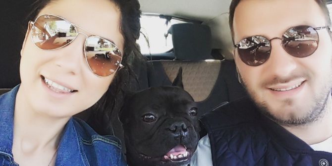 Kaybolan Köpeğini Her Yerde Arıyor