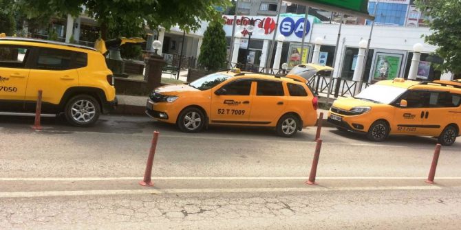Taksici Ve Minibüsçülerin Korsan Tepkisi