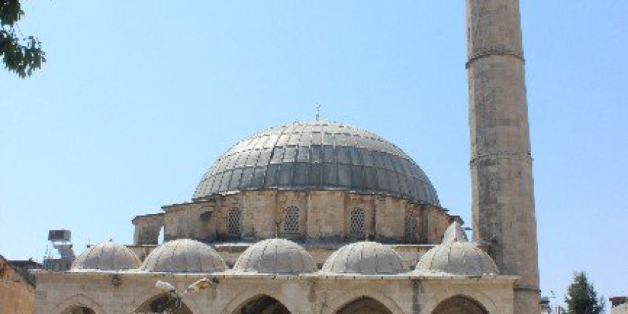 Roketli Saldırıda Tahrip Olan Tarihi Tekye Camisine Restorasyon Talebi