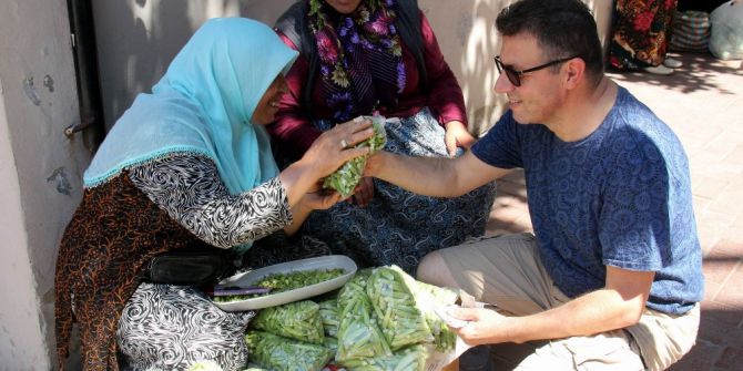 Sokakta Bamya Satışları Başladı
