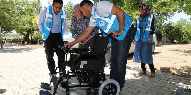 Ekinci’den Bedensel Engelli Gence Akülü Sandalye