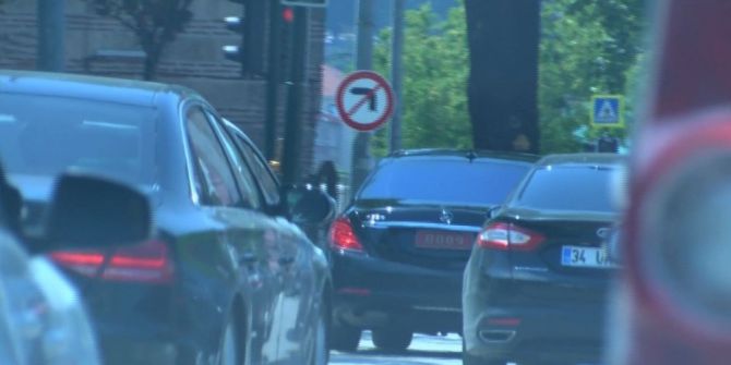 Başbakan Yardımcısı Çavuşoğlu Talimat Verdi, Şoförü Ve Eskortlar Trafik Kurallarına Uydu