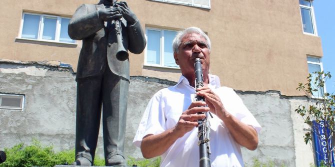 Heykelinin Açılışını Yapıp Klarnet Çaldı