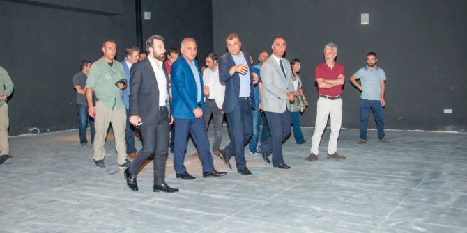 Vali Zorluoğlu, Urartu Müzesi İle Kaya Çelebi Camii’ni İnceledi