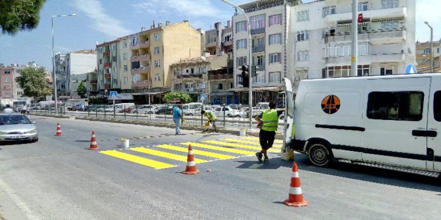Kara Yolunda Yaya Geçidi İşaretleme Çalışmaları