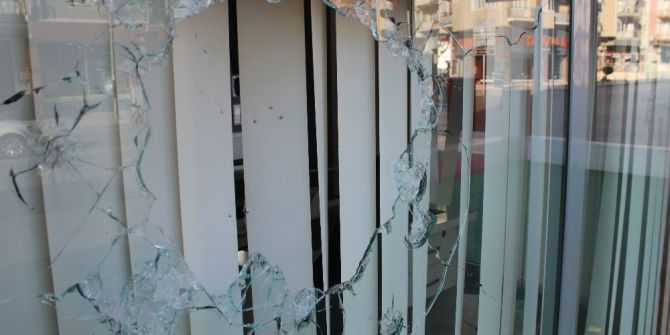 Denizli’de İş Yeri Kurşunlandı