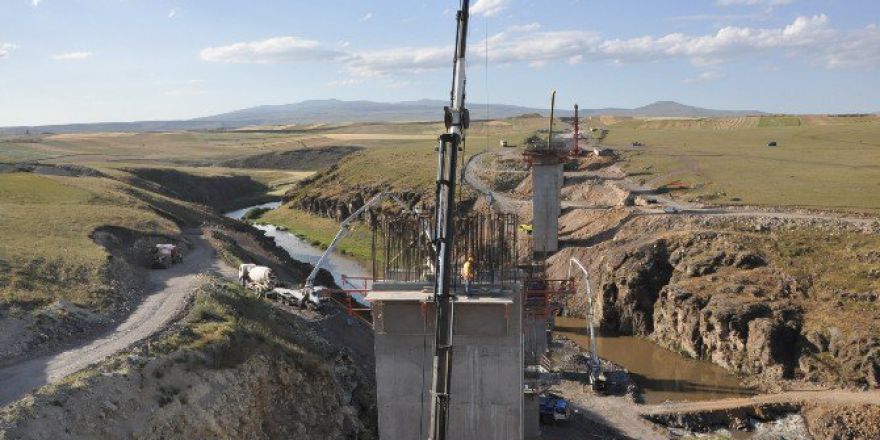 Btk Demiryolu Hattında Çalışmalar Tam Hız Devam Ediyor