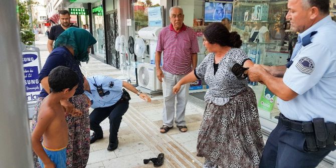 Manavgat’ta Dilenci İki Kadın Ortalığı Birbirine Kattı