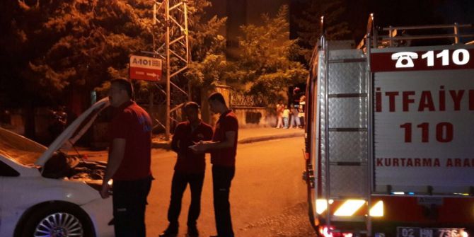 Minibüs İle Otomobil Çarpıştı