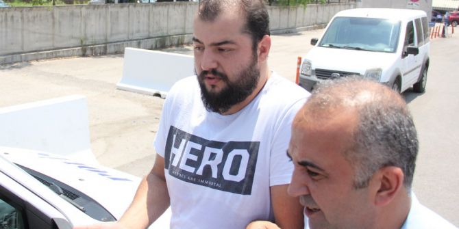 "Hero" Yazılı Tişörtle Sınava Girdi Gözaltına Alındı