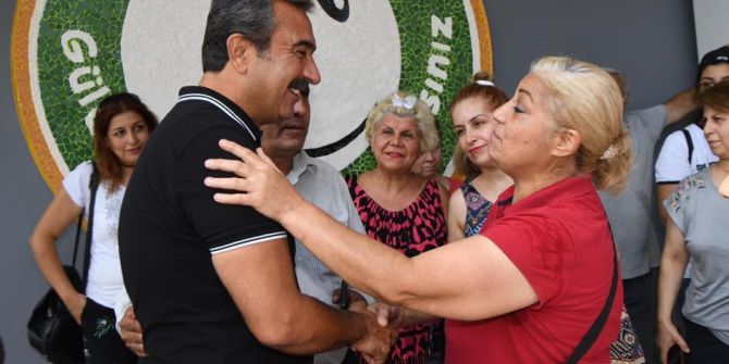 Çukurova Belediyesi’nden Kedilere Mama