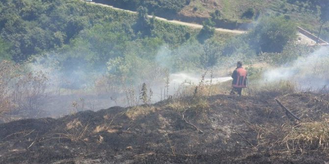 Akçaabat’ta Örtü Yangını