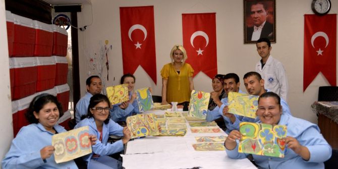 Engelli Bireyler Ebru Sanatı İle Tanıştı
