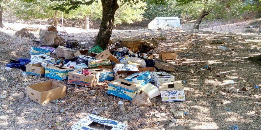 Doğal Kaynak Suyu Çeşmeleri Mezbeleliğe Döndü