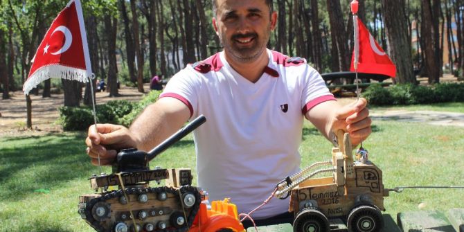 15 Temmuz Anısına Çocuğu İçin Oyuncak Yaptı