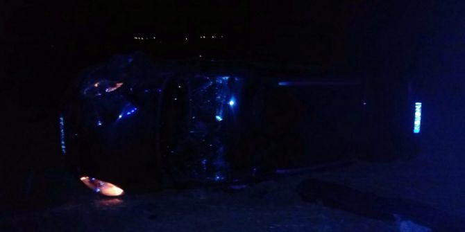 Hafif Ticari Araç Takla Attı: 1 Ölü, 2 Yaralı